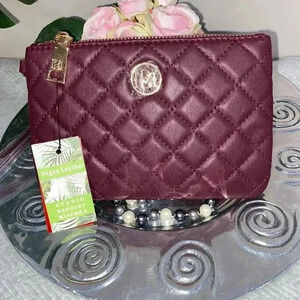 👜 NEW BADGLEY MISCHKA Quilted Clutch in Burgundy NWT